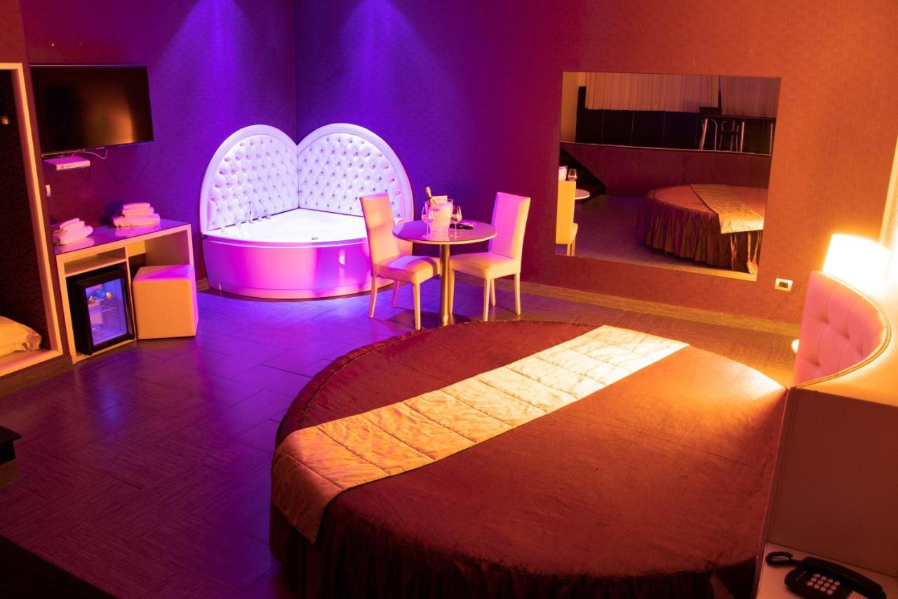 Hotel Masaniello Luxury كازوريا المظهر الخارجي الصورة