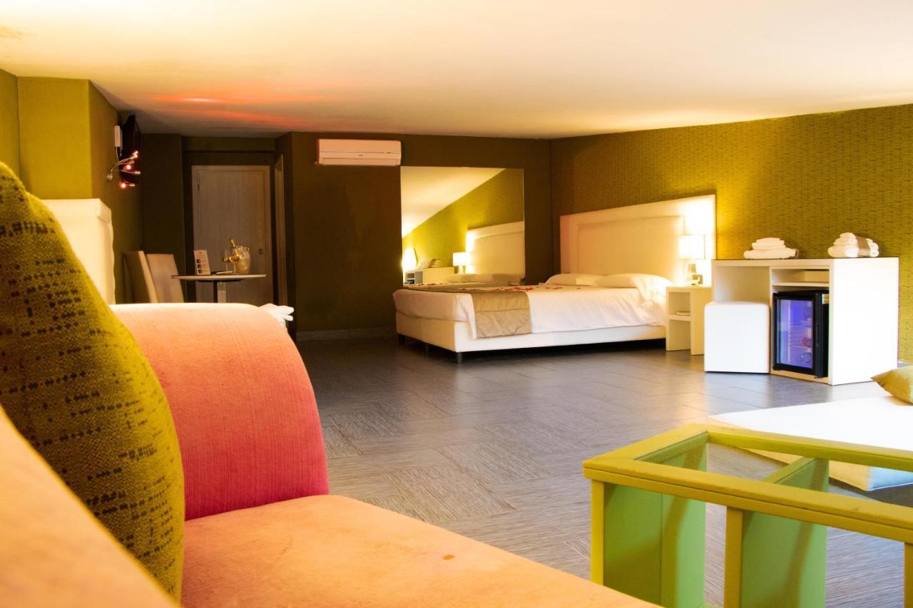 Hotel Masaniello Luxury كازوريا المظهر الخارجي الصورة